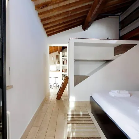 Lägenhet Pantheon Stylish Attic *