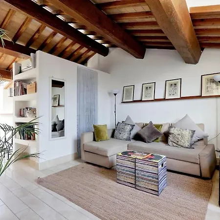 Pantheon Stylish Attic Apartamento